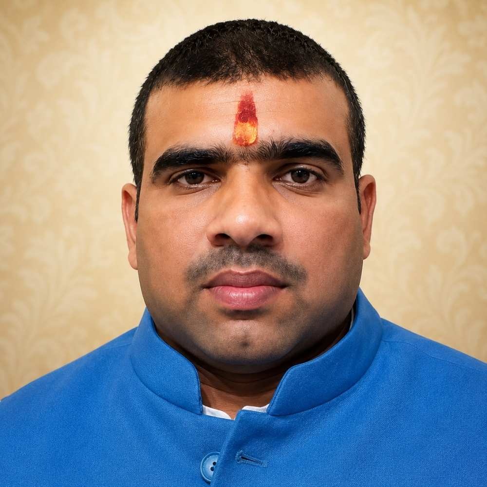 Pandit for Pind Daan in Gaya